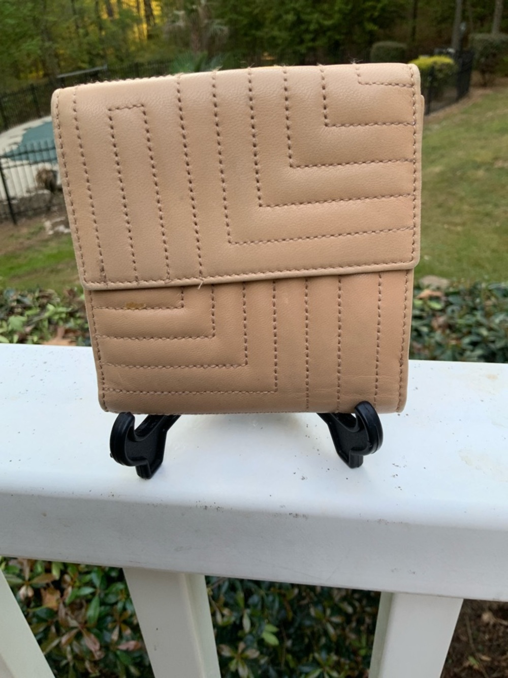 Bally Beige Quilted Leather Snap Wallet with Gold Logo - Picture 4 of 14